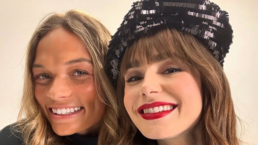 Anna Hall und Lily Collins im August 2024
