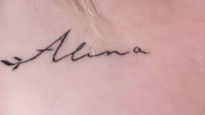 Anna Heisers neues Tattoo mit Schriftzug "Alina"