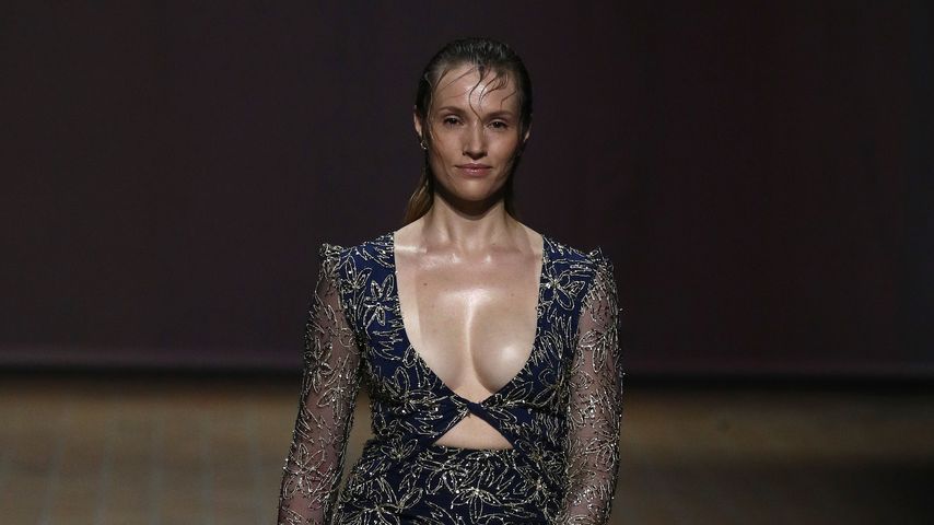 Frisch verheiratete Anna Hofbauer rockt die Fashion Week!