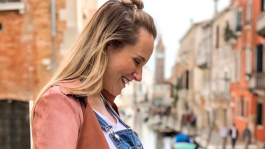 "Liebe im Bauch": Anna Hofbauer zeigt Babykugel in Venedig!