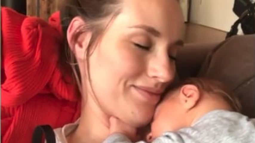 Anna Hofbauer teilt süßen Clip von sich und Söhnchen Leo