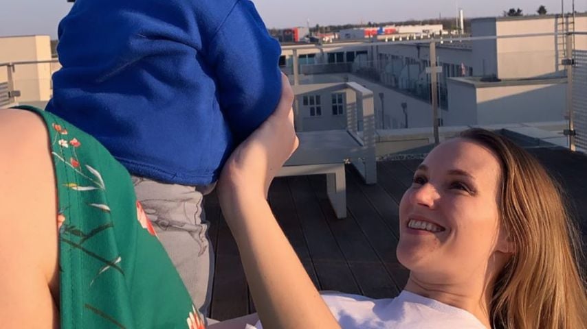 Anna Hofbauer und ihr Sohn Leo im April 2020