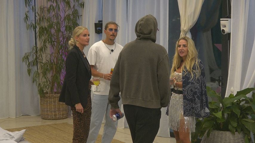 Anna Iffländer, Tim Kühnel, Julius Tkatschenko und Emma Fernlund in "Match My Ex"