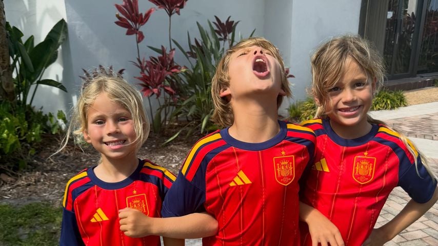 Süß: Anna Kournikova postet seltenes Foto ihrer drei Kids
