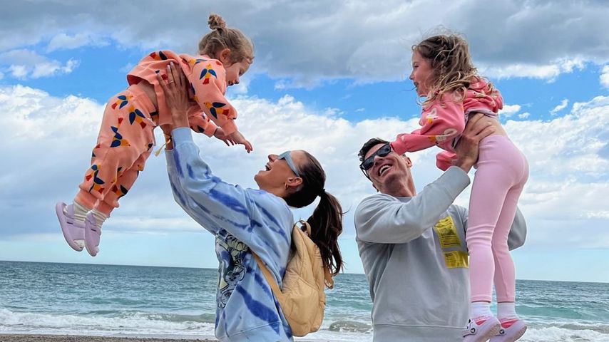 Anna Lewandowska und Robert Lewandowski gemeinsam mit ihren Kindern