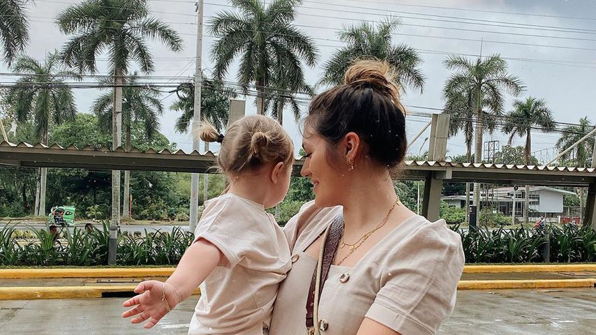 Anna Maria Damm und ihre Tochter Eliana im Februar 2020 auf den Philippinen