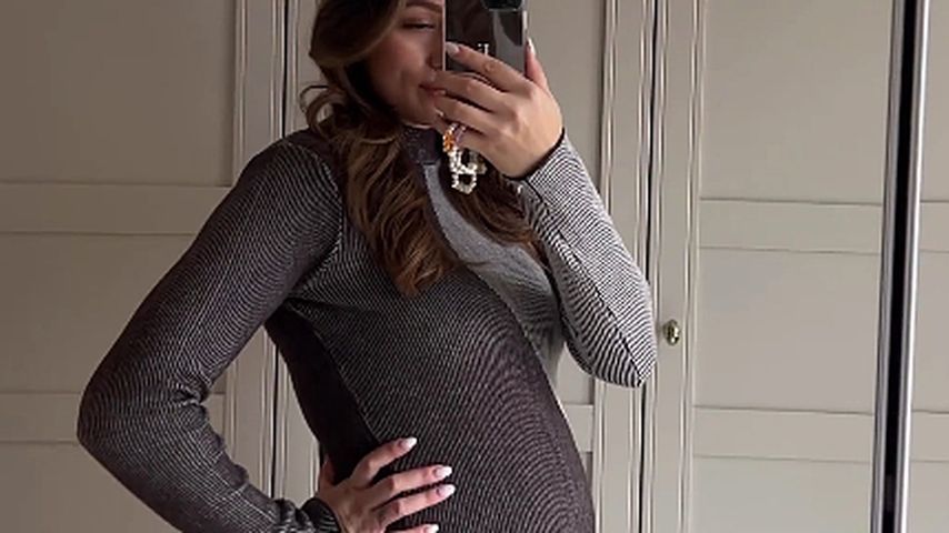 25. Woche: Anna Maria Damm zeigt ganz stolz ihre Babykugel!