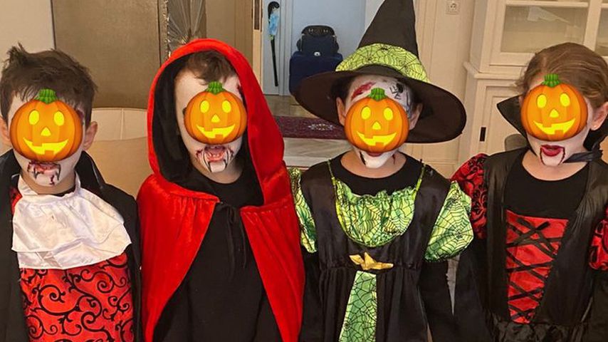 Anna-Maria Ferchichis Kids in Halloweenkostümen