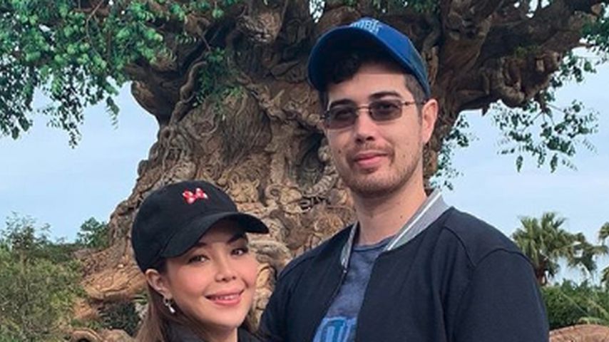 Anna Maria Perez de Tagle und ihr Mann Scott Kline in Disneyland