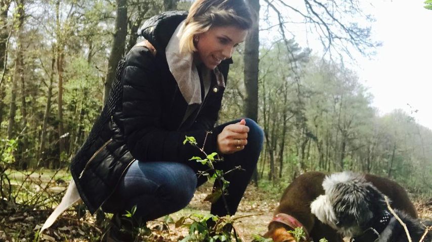 Anna-Maria Zimmermann und ihren Hündinnen Bella und Jamy