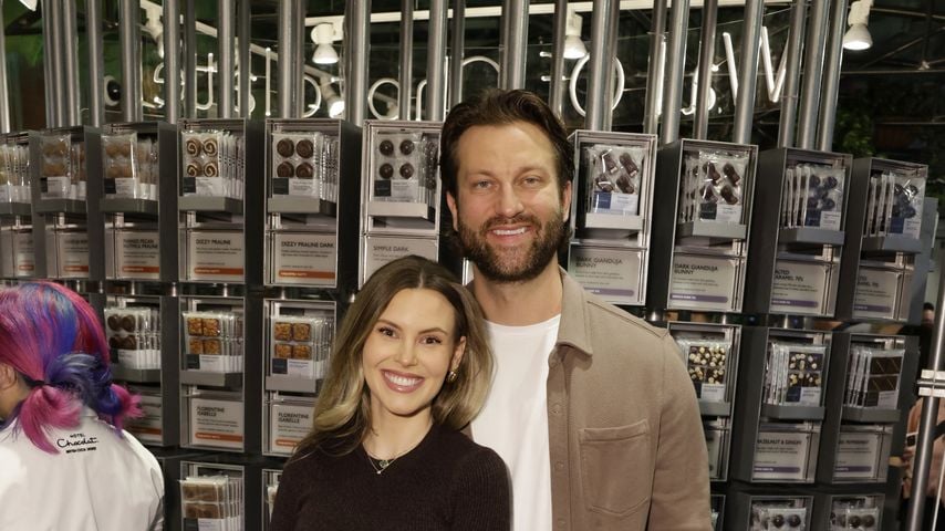 Anna Redman zeigt ihren atemberaubenden Verlobungsring