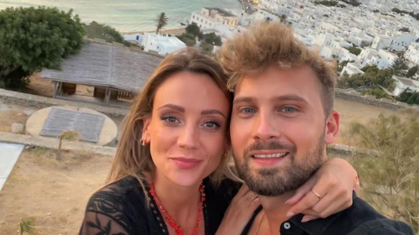 Anna Rossow und Dominik Stuckmann im August 2022 auf Mykonos