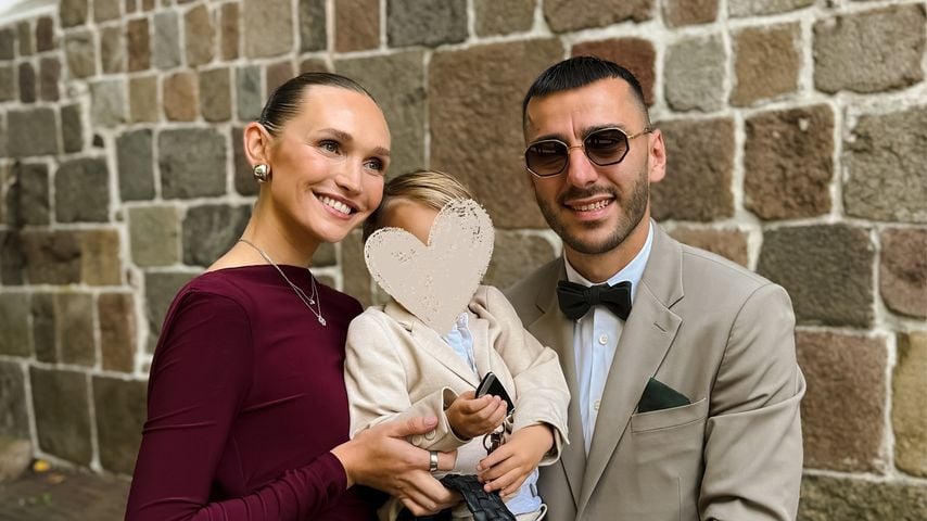 Anna und Sargis Adamyan mit ihrem Sohn Levi im September 2025