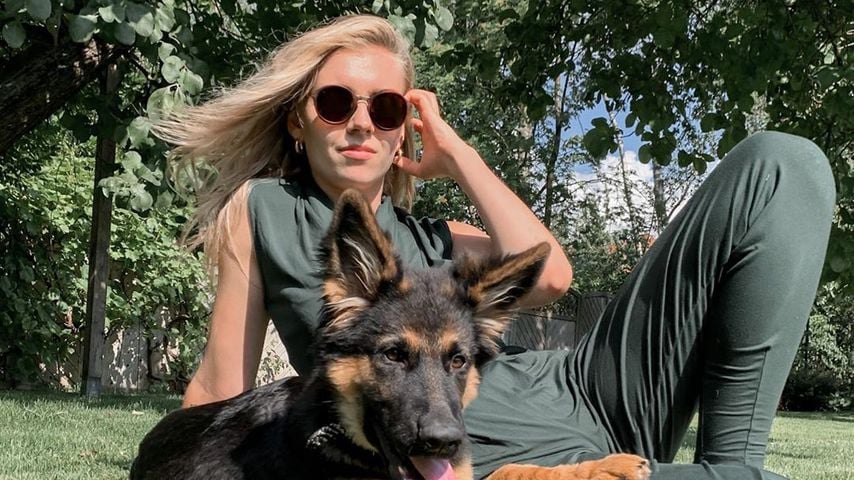 Annabella Zetsch mit ihrem Hund, Juni 2020