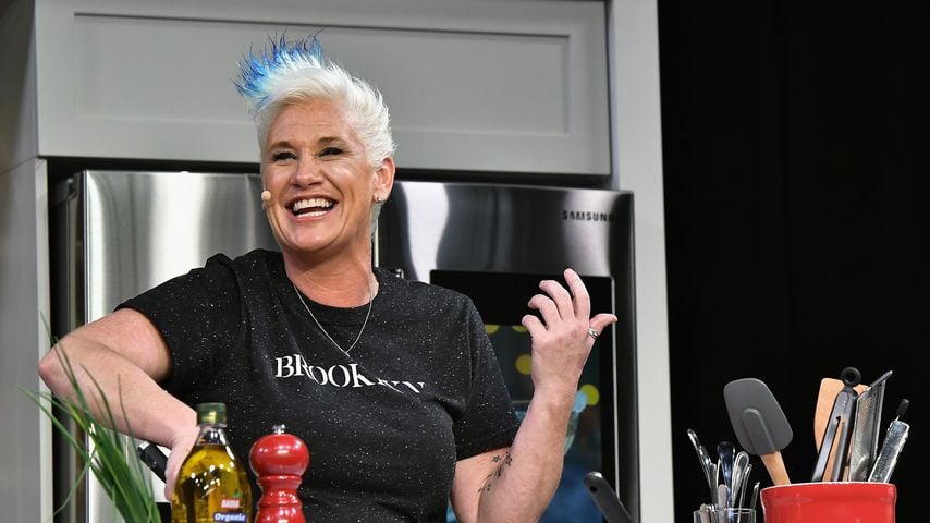 Anne Burrell kocht beim NYC Wine & Food Festival 2017 im Grand Tasting in New York City