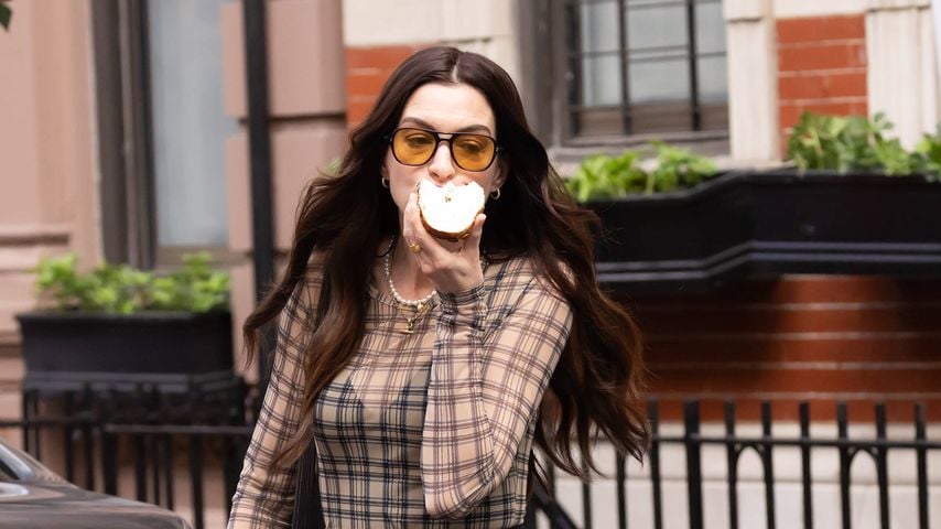Anne Hathaway stürzt bei "Der Teufel trägt Prada 2"-Dreh