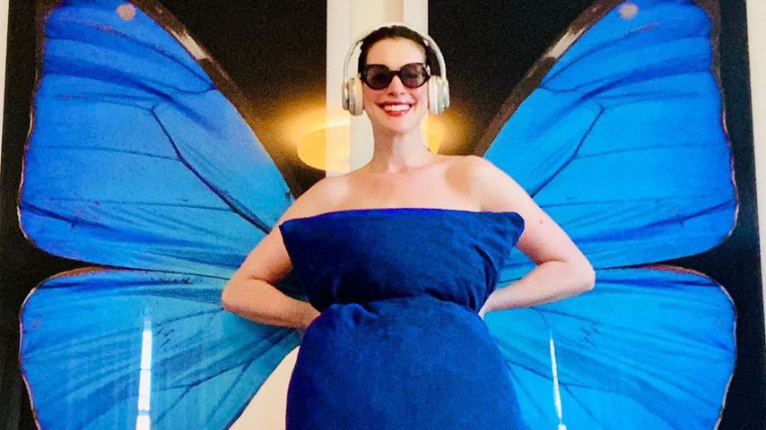 Nackt-Pillow-Challenge: Anne Hathaway schlüpft in alte Rolle