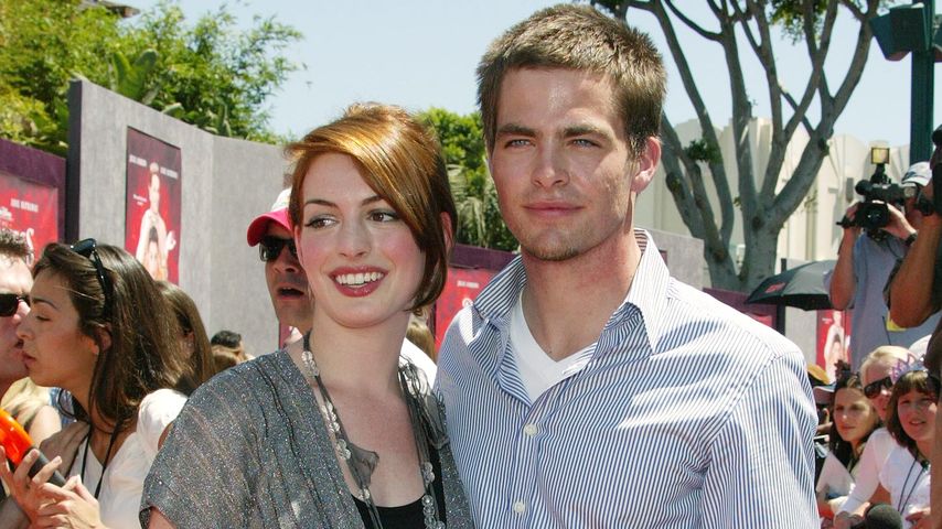 "Plötzlich Prinzessin 2"-Stars Anne Hathaway und Chris Pine im Jahr 2004