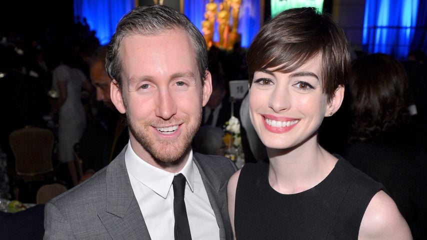Anne Hathaway und ihr Ehemann Adam Shulman in Beverly Hills