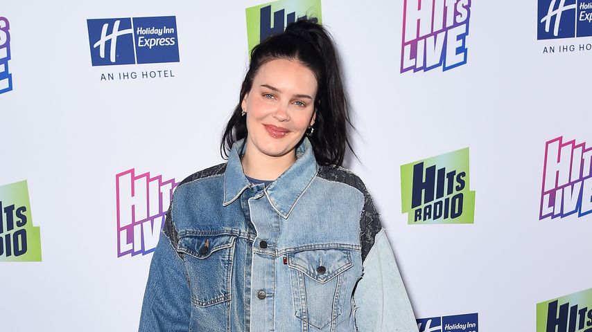 Babynews offiziell: Anne-Marie mit Kinderwagen gesichtet!