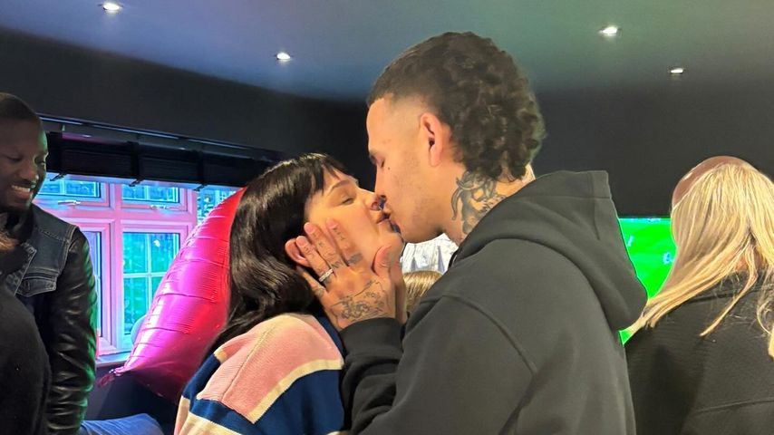 Anne-Marie und Slowthai im April 2024