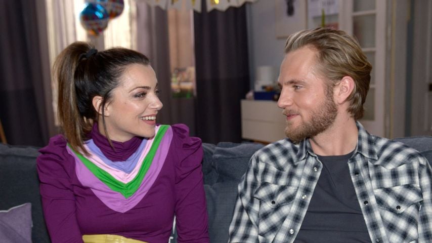 Emily (Anne Menden) und Paul (Nikas Osterloh) bei GZSZ