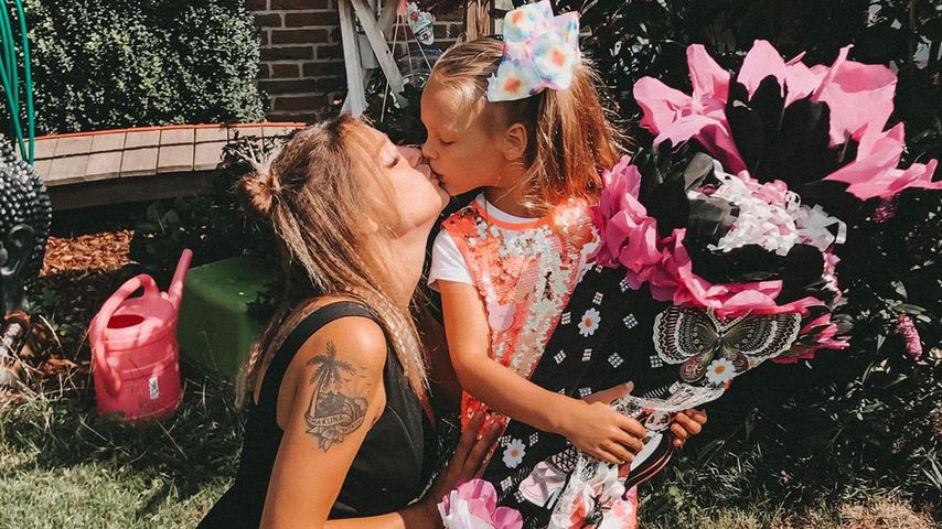 Anne Wünsche und ihre Tochter Miley bei Mileys Einschulung