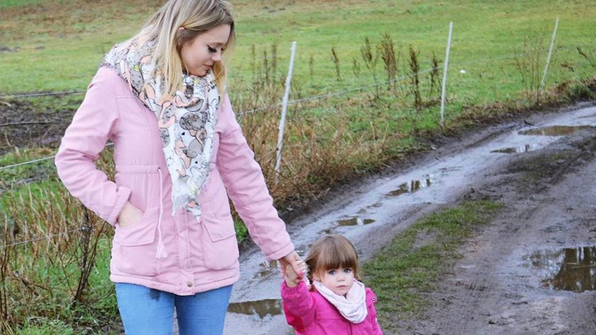 Anne Wünsche mit ihrer Tochter Juna