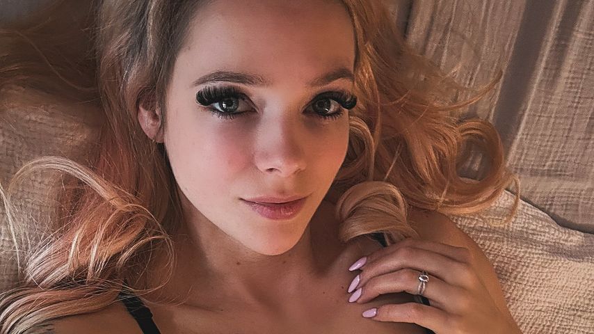 Anne Wünsche posierte schon gern mit 18 Jahren halb nackt