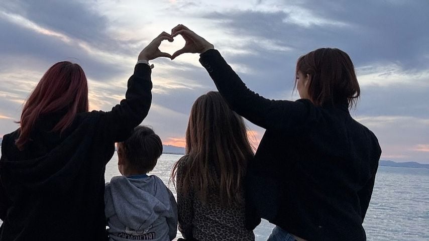 Anne Wünsche und ihre drei Kinder, Dezember 2025