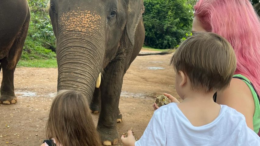 Anne Wünsche und ihre Kinder in Thailand