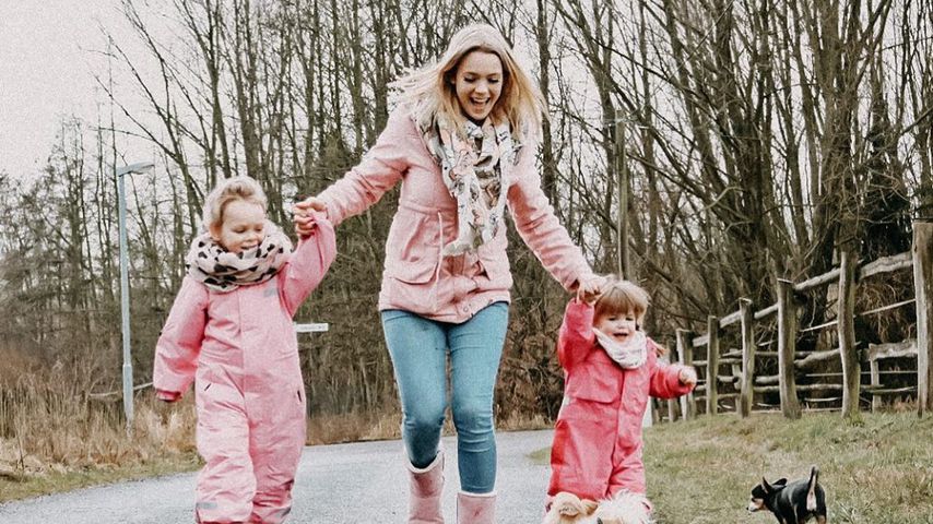 Anne Wünsche mit ihren Töchtern Miley und Juna