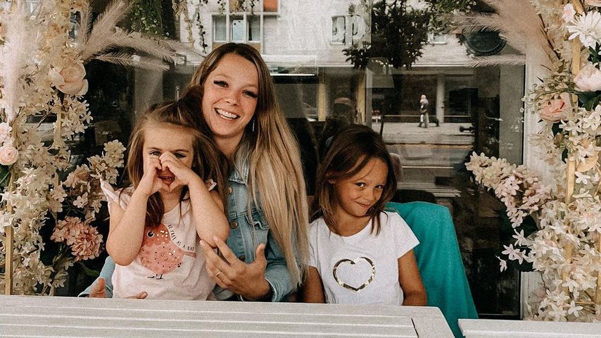 Anne Wünsche mit ihren Töchtern Juna und Miley