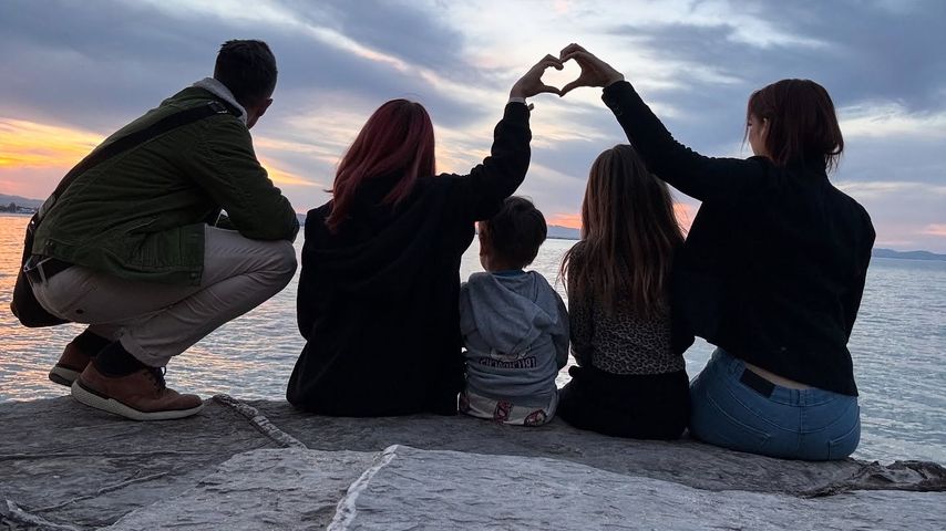 Karim El Kammouchi und Anne Wünsche mit ihrer Familie
