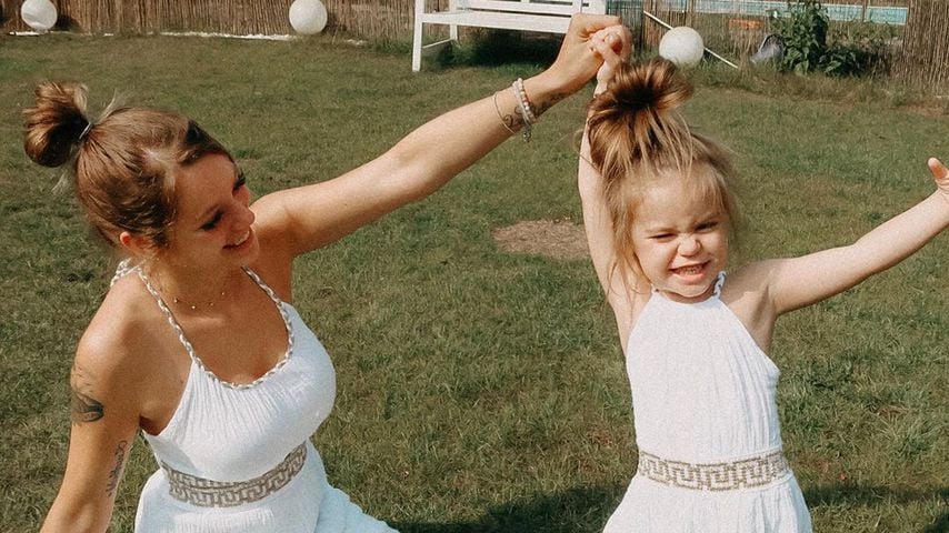 Anne Wünsche mit ihrer Tochter Juna