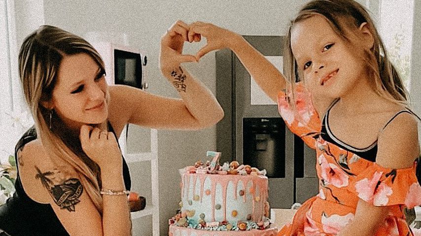 Anne Wünsche und Tochter Miley an deren 7. Geburtstag, Juli 2020