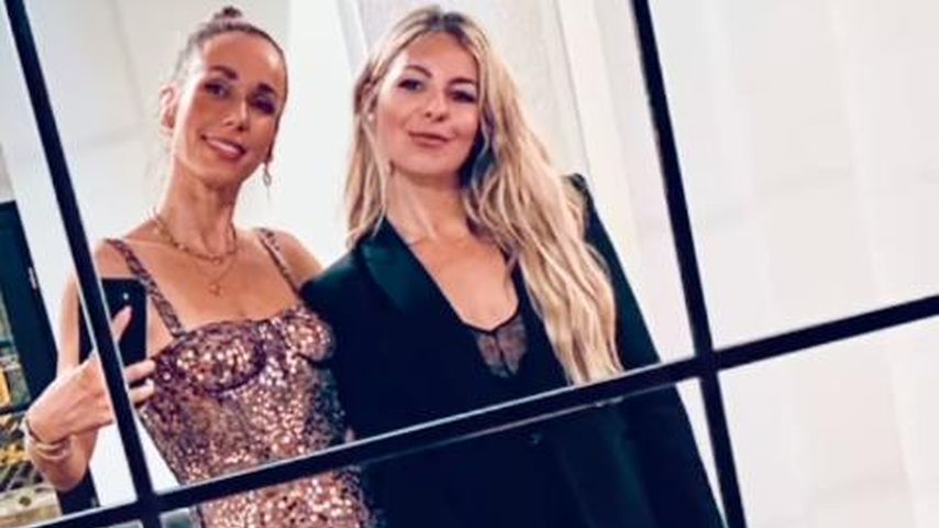 Annemarie Carpendale mit ihrer Stylistin im Oktober 2022
