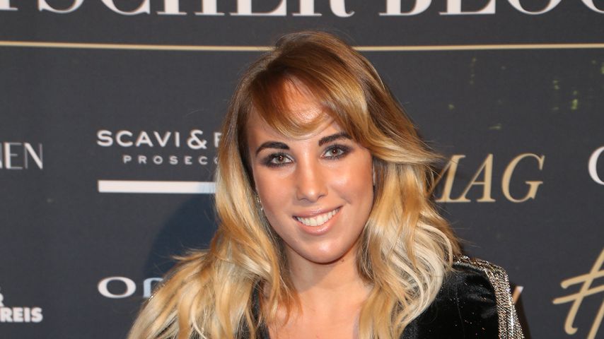 Annemarie Eilfeld posiert vor der Kamera