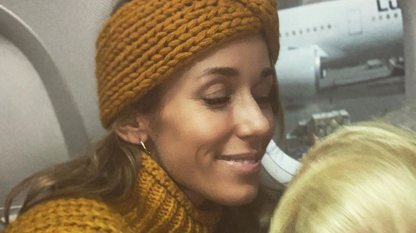 Annemarie und Mads Carpendale in einem Flugzeug im November 2019