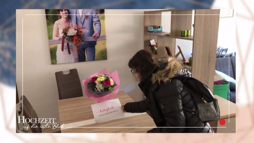 Annika in ihrer Paarwohnung bei "Hochzeit auf den ersten Blick"