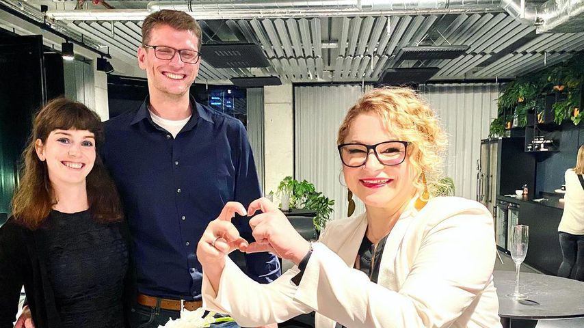 Annika, Manuel und Dr. Sandra Köhldorfer nach dem "Hochzeit auf den ersten Blick"-Finale
