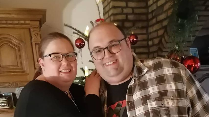Reality-TV-Kandidat Ingo mit seiner Partnerin Annika im Dezember 2021