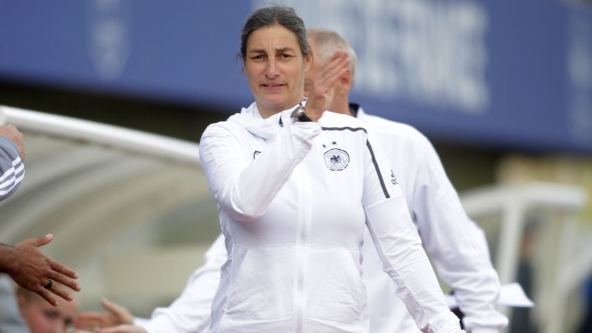 Anouschka Bernhard nach dem Spiel der U16 Deutschlands gegen Frankreich in Rambouillet, Mai 2019