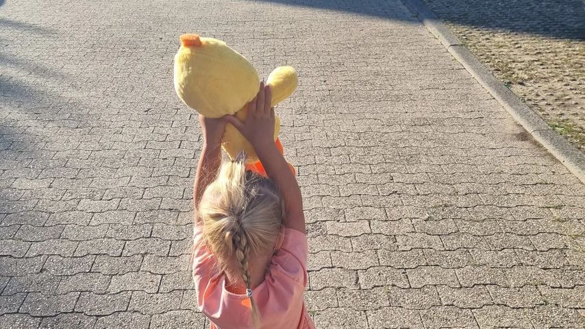 Cataleya Wollny an ihrem ersten Tag im Kindergarten