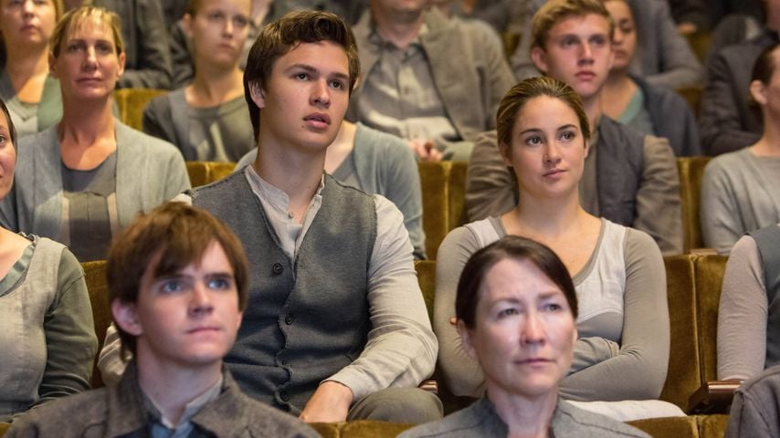Ansel Elgort und Shailene Woodley in einer Szene aus "Divergent"