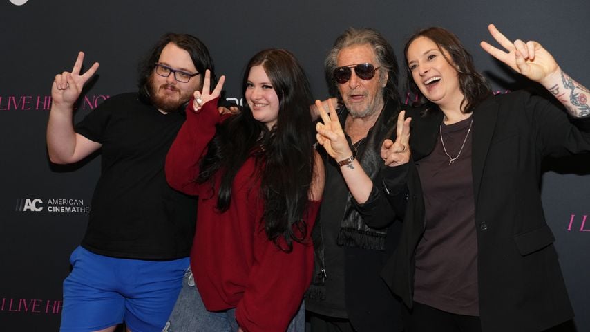 Anton Pacino, Olivia Pacino, Al Pacino und Julie Pacino bei der Los-Angeles-Premiere von "I Live Here Now" im Aero Theatre