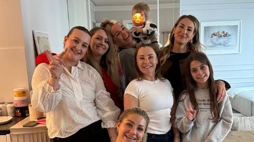 Antonia Elena und ihre Freunde feiern den Geburtstag von ihrem Sohn Noah, März 2025