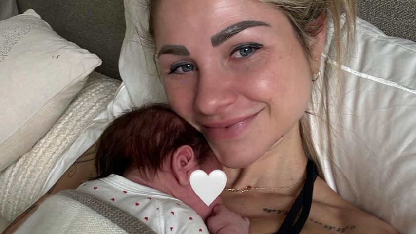 Vier Wochen Baby Noah: Antonia Elena schwärmt von Glück