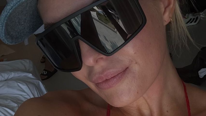 Lady in red: Antonia Hemmer überzeugt mit sexy Bikini-Pic