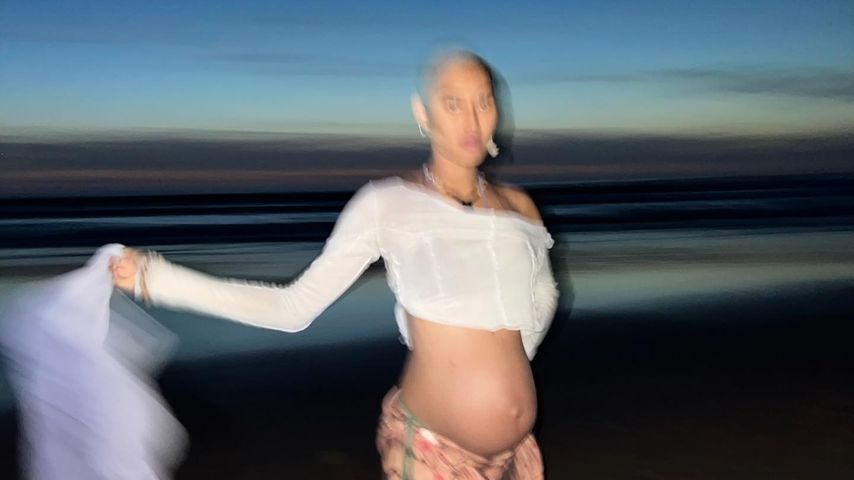GNTM-Star Anuthida Ploypetch zeigt ihren großen Babybauch!